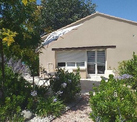 Studio"Le Petit Jas" Chateauneuf-de-Gadagne Ngoại thất bức ảnh